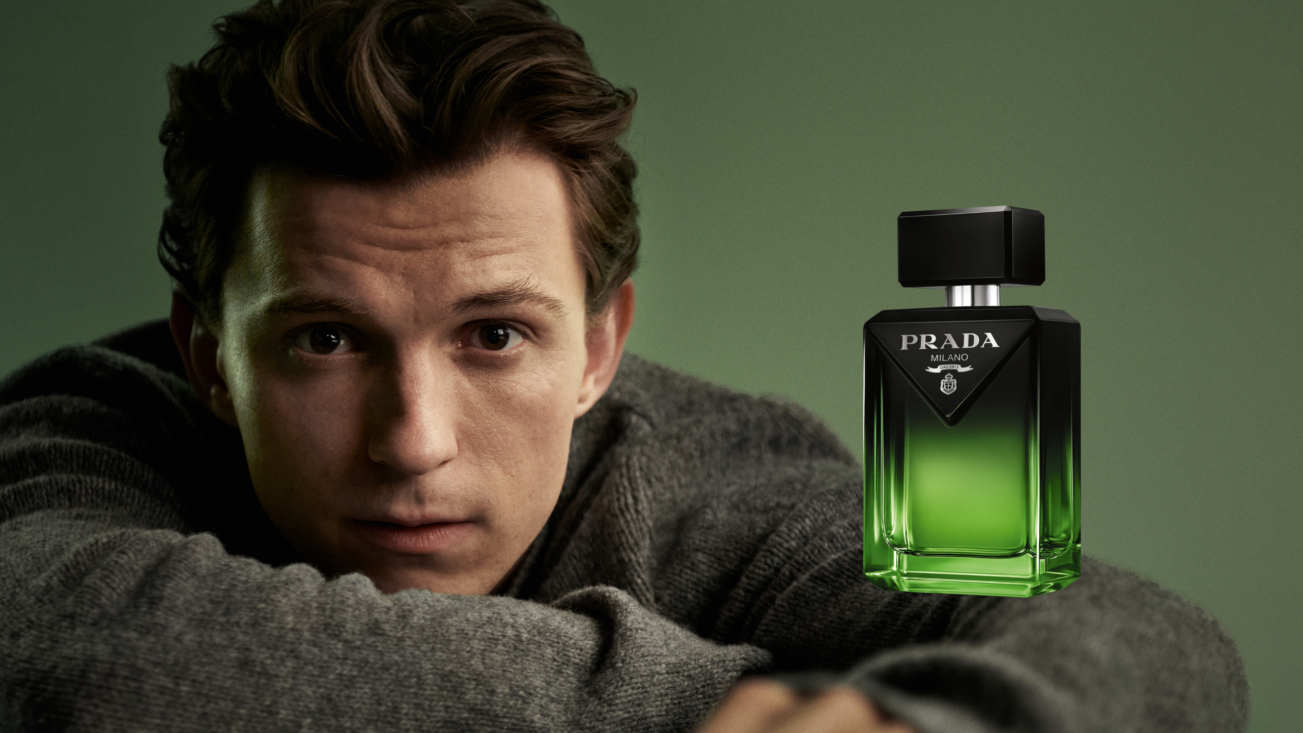 1788858642_Prada_26_Paradigme_LP_KV_Face__Solo_packshot_Digital_16x9_RVB