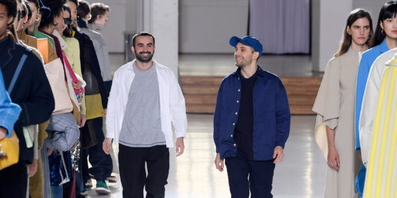 Moschino’da yeni dönem podyumda başlayacak